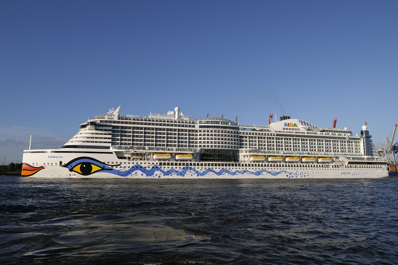 cruise  ship travel  cruise ship free photo