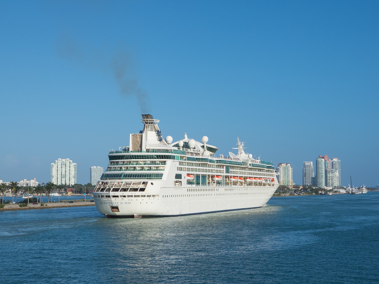 cruise  ship  travel free photo