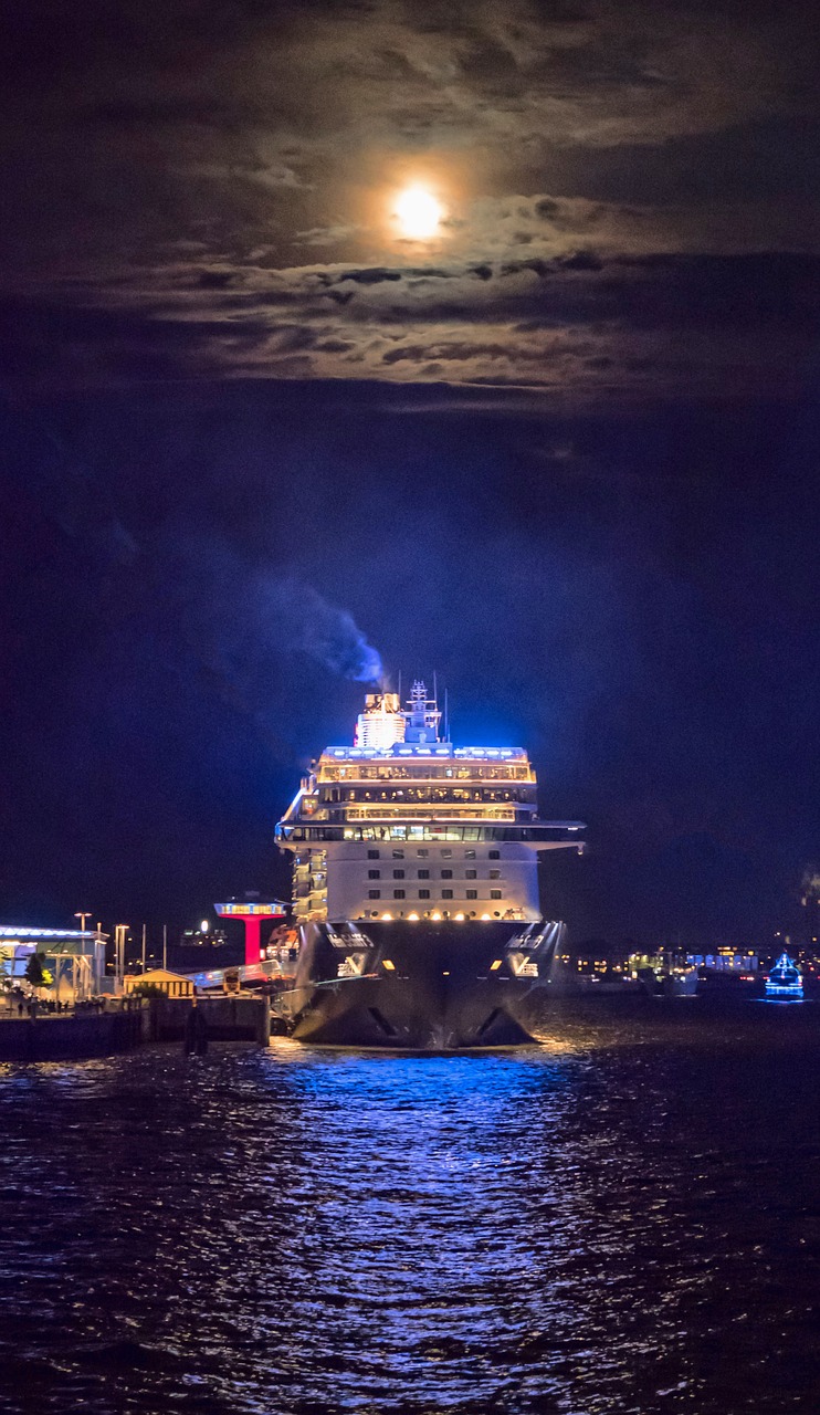 cruise ship port night free photo