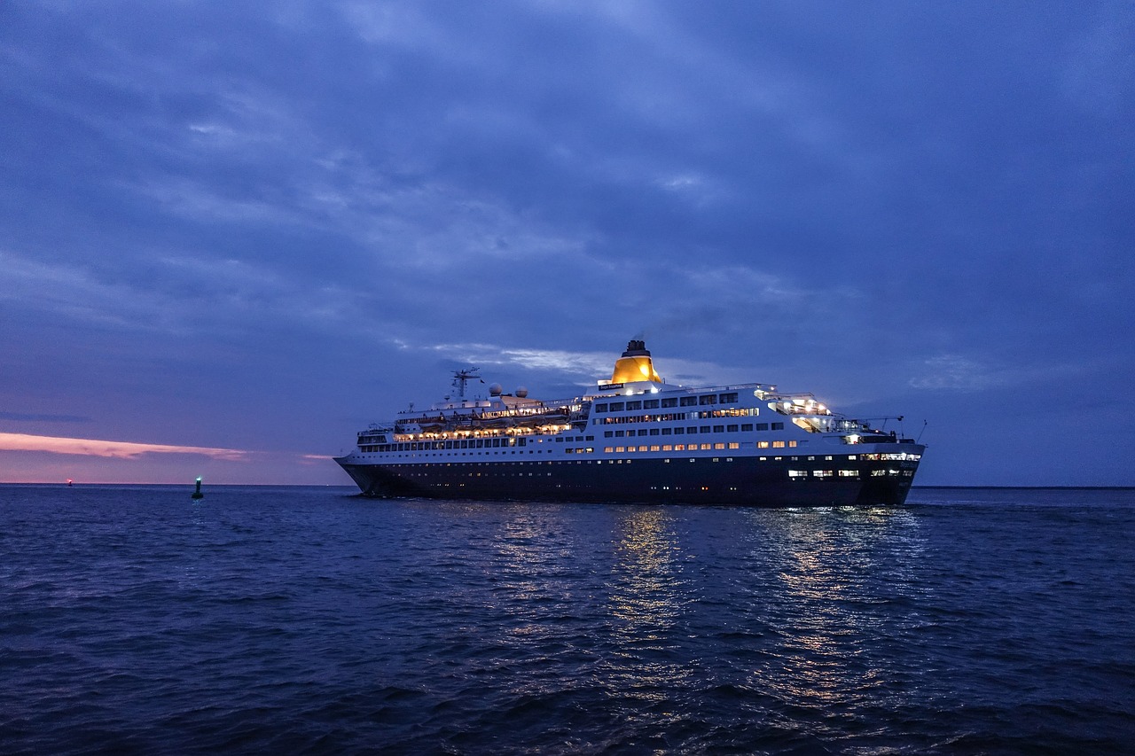cruise ship  saga sapphire  sea free photo