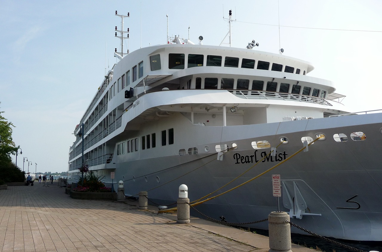 cruise ship  pearl mist  sault ste marie free photo