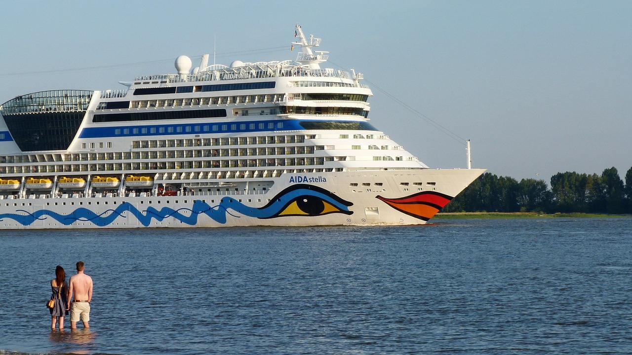 cruise ship elbe passenger ship free photo