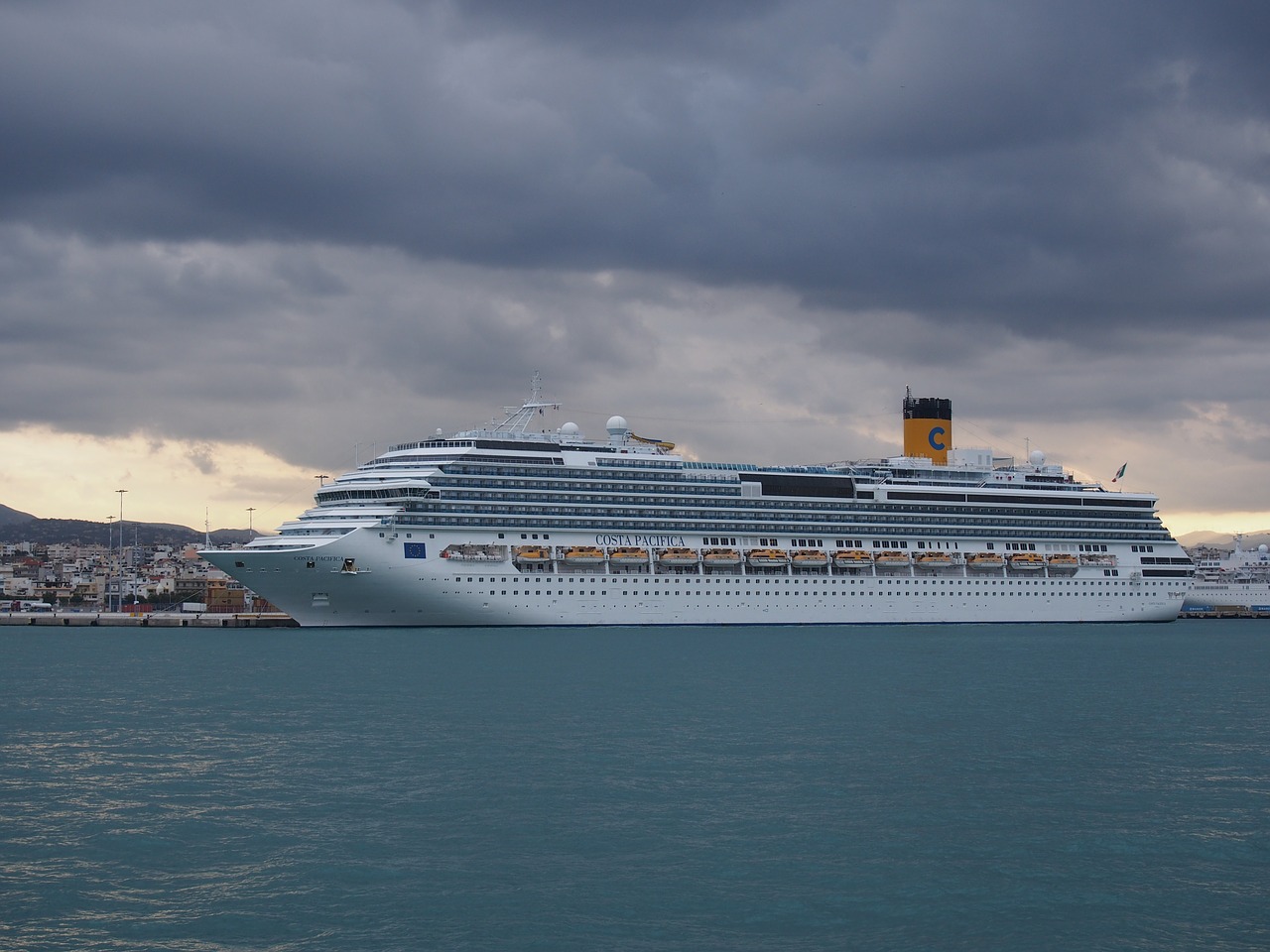 cruise ship dock travel free photo