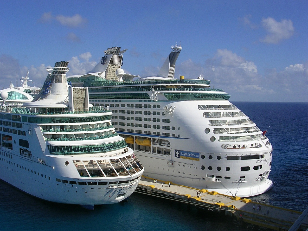 cruise ships ships big free photo