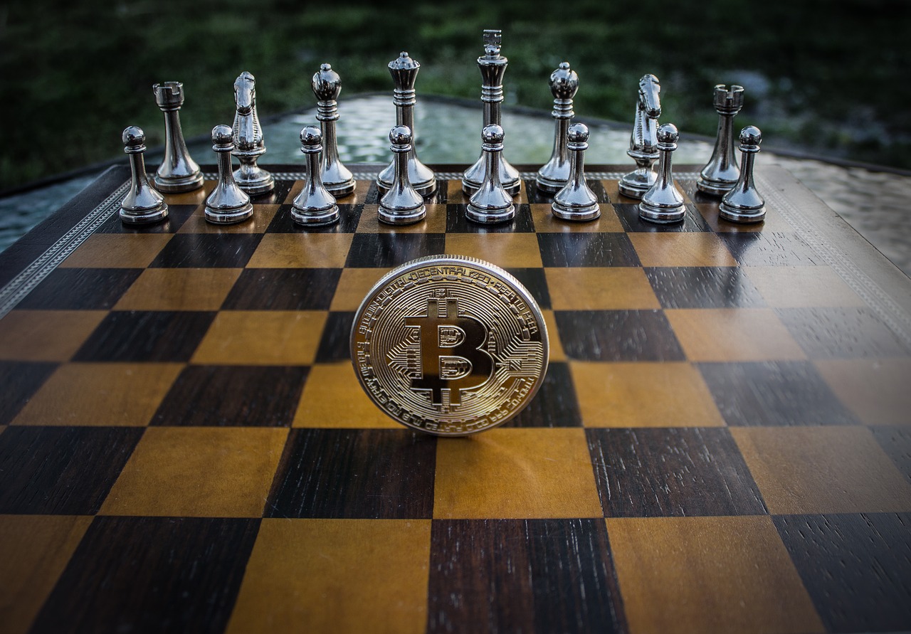 cryptocurrency  concept  chess free photo