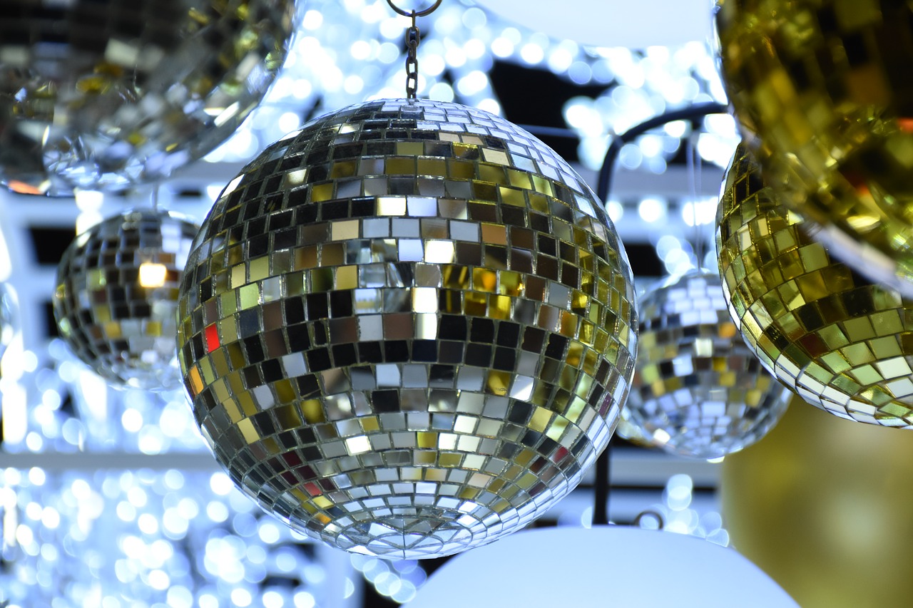 crystal christmas ball free photo