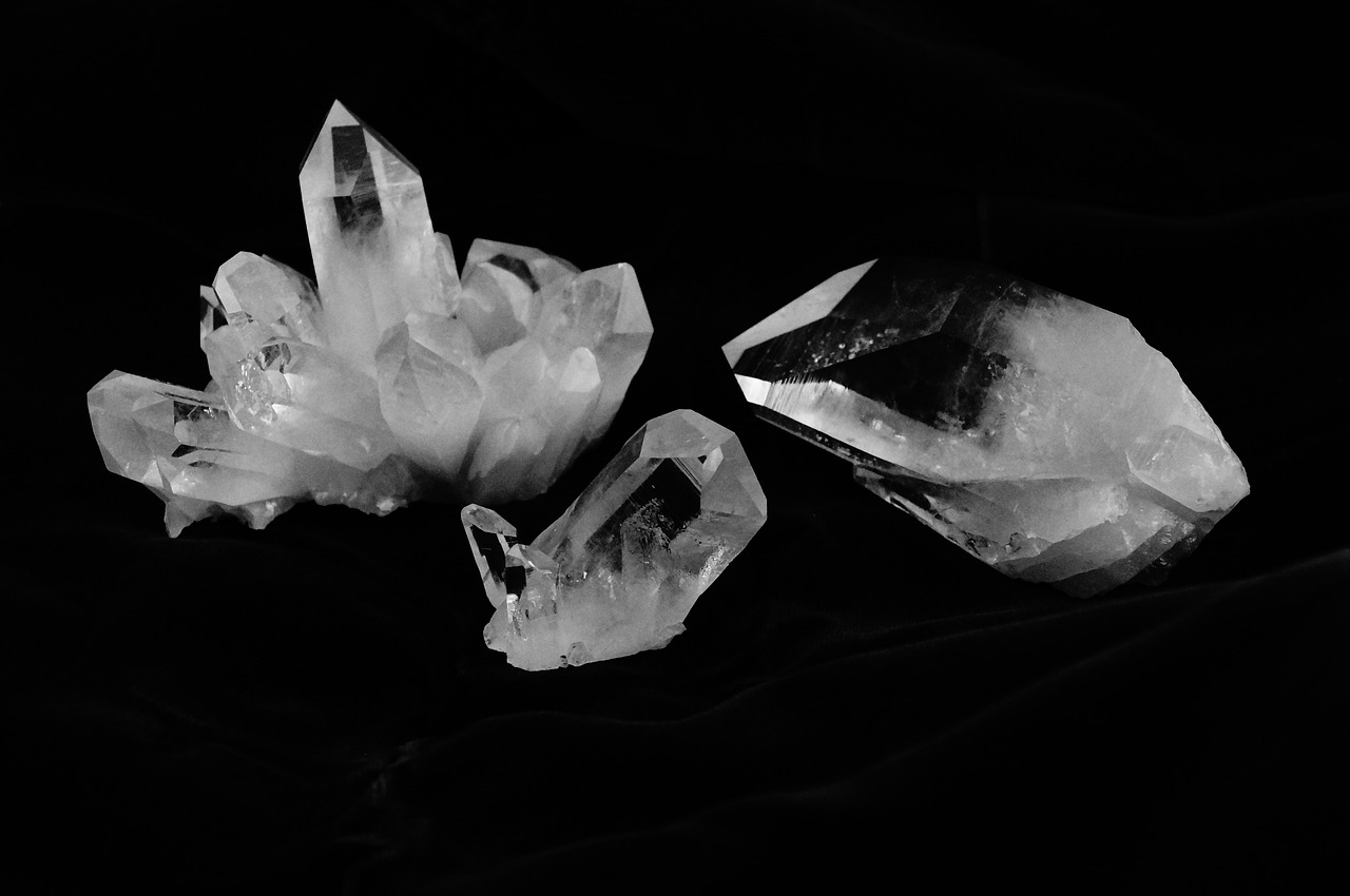 crystals quartz cluster free photo