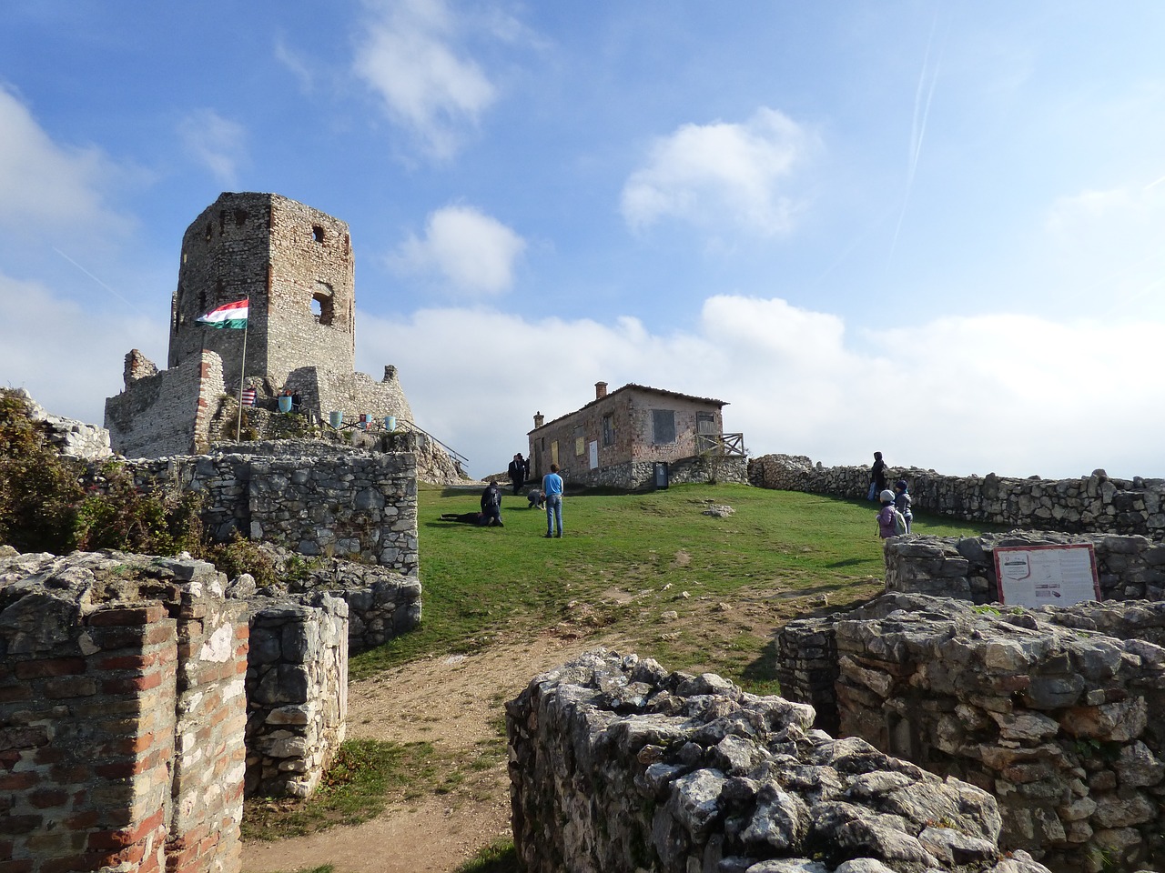 csesznek castle castle ruins free photo