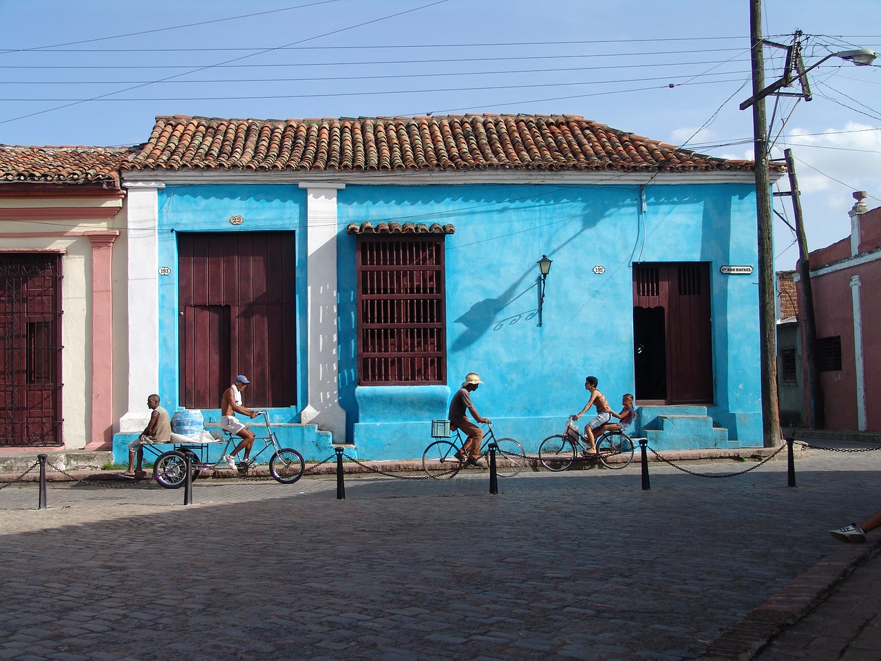 cuba cycle old house free photo