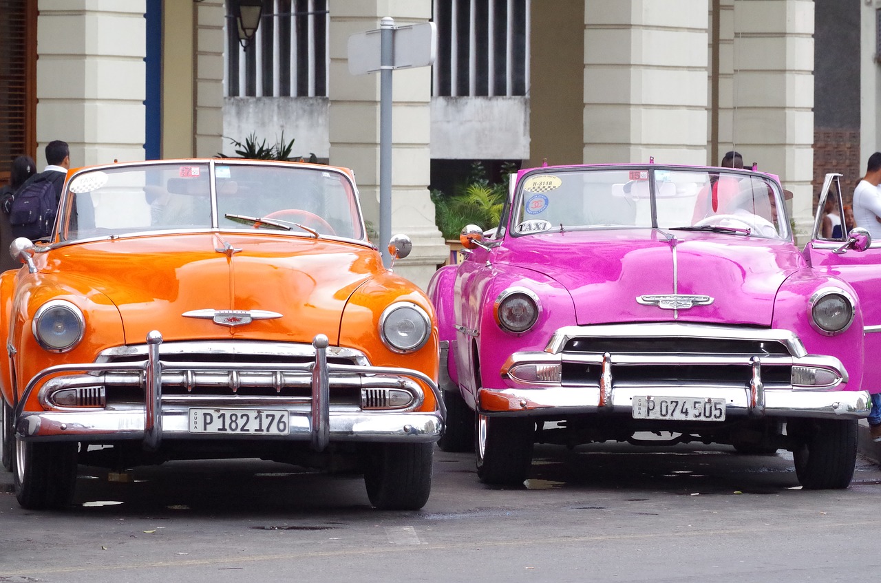 cuba  oldtimer  havana free photo