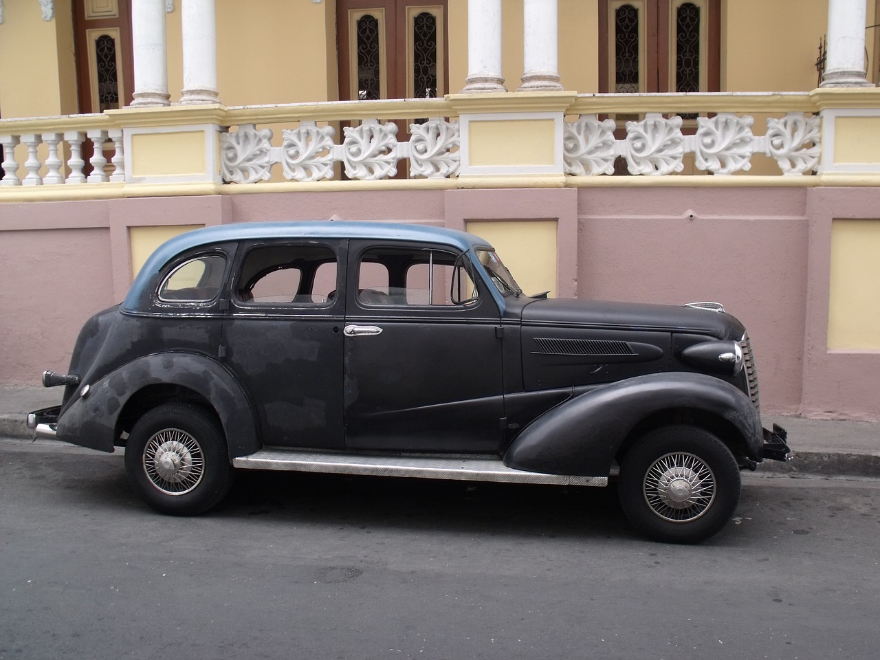 cuba old cars havana free photo