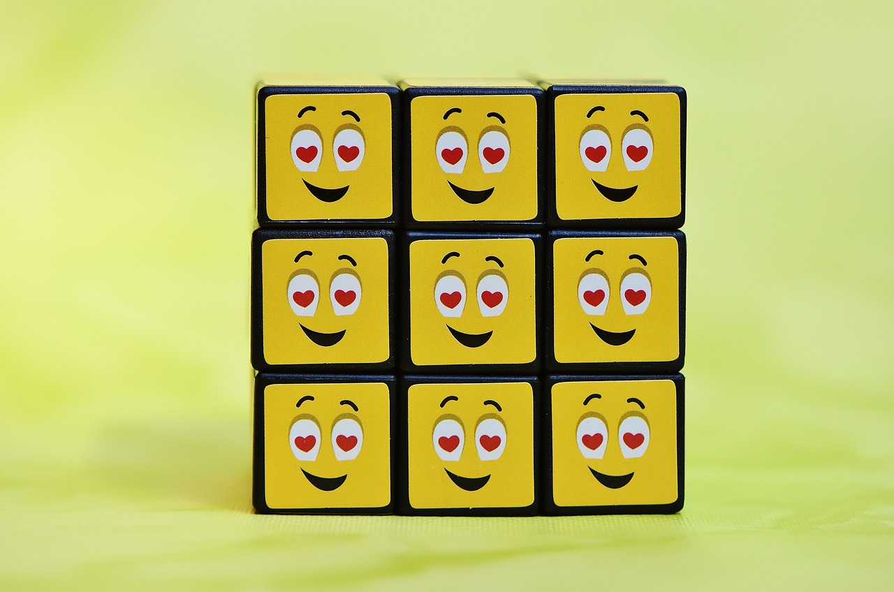 cube smilies love free photo