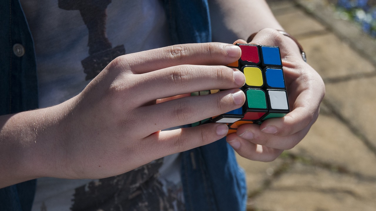 cube hand boy free photo