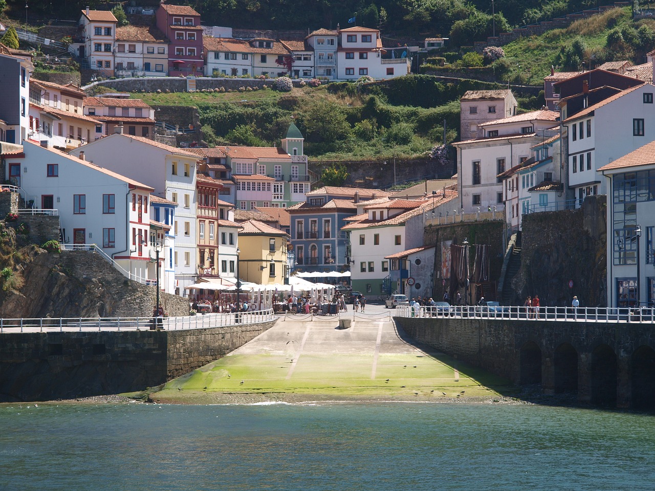 cudillero people asturias free photo