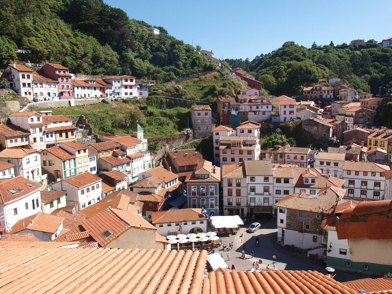 cudillero people asturias free photo