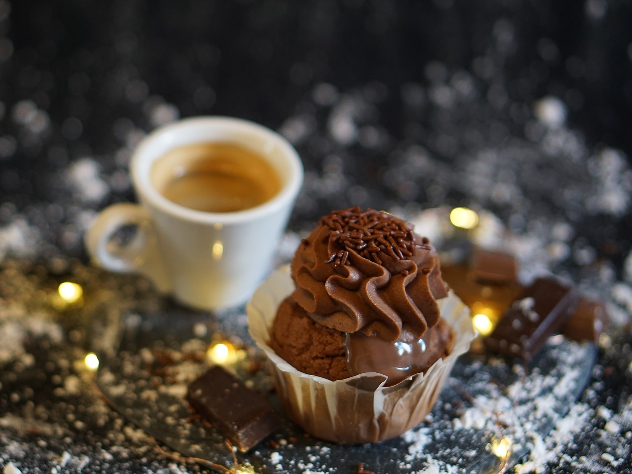 cupcake  chocolate  coffee time free photo