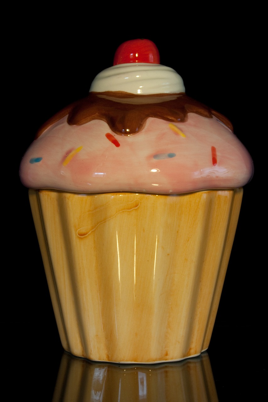 cupcake ceramic art free photo
