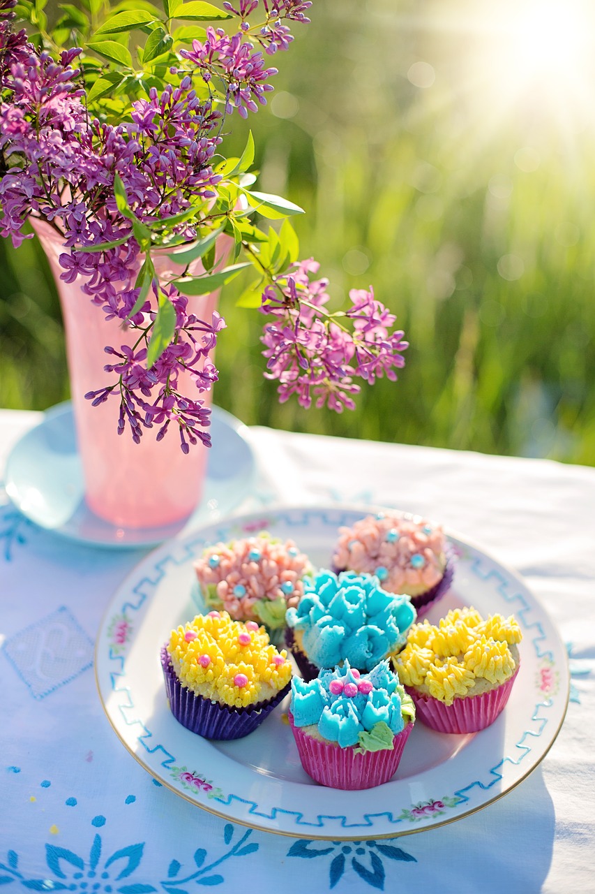 cupcakes  russian tips  lilacs free photo