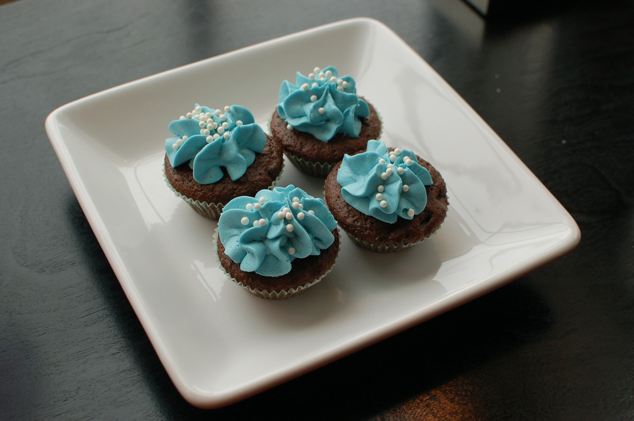 cupcakes plate blue free photo