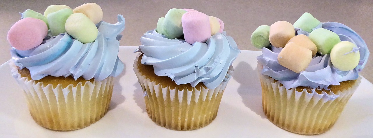 cupcakes blue frosting mini marshmallows free photo