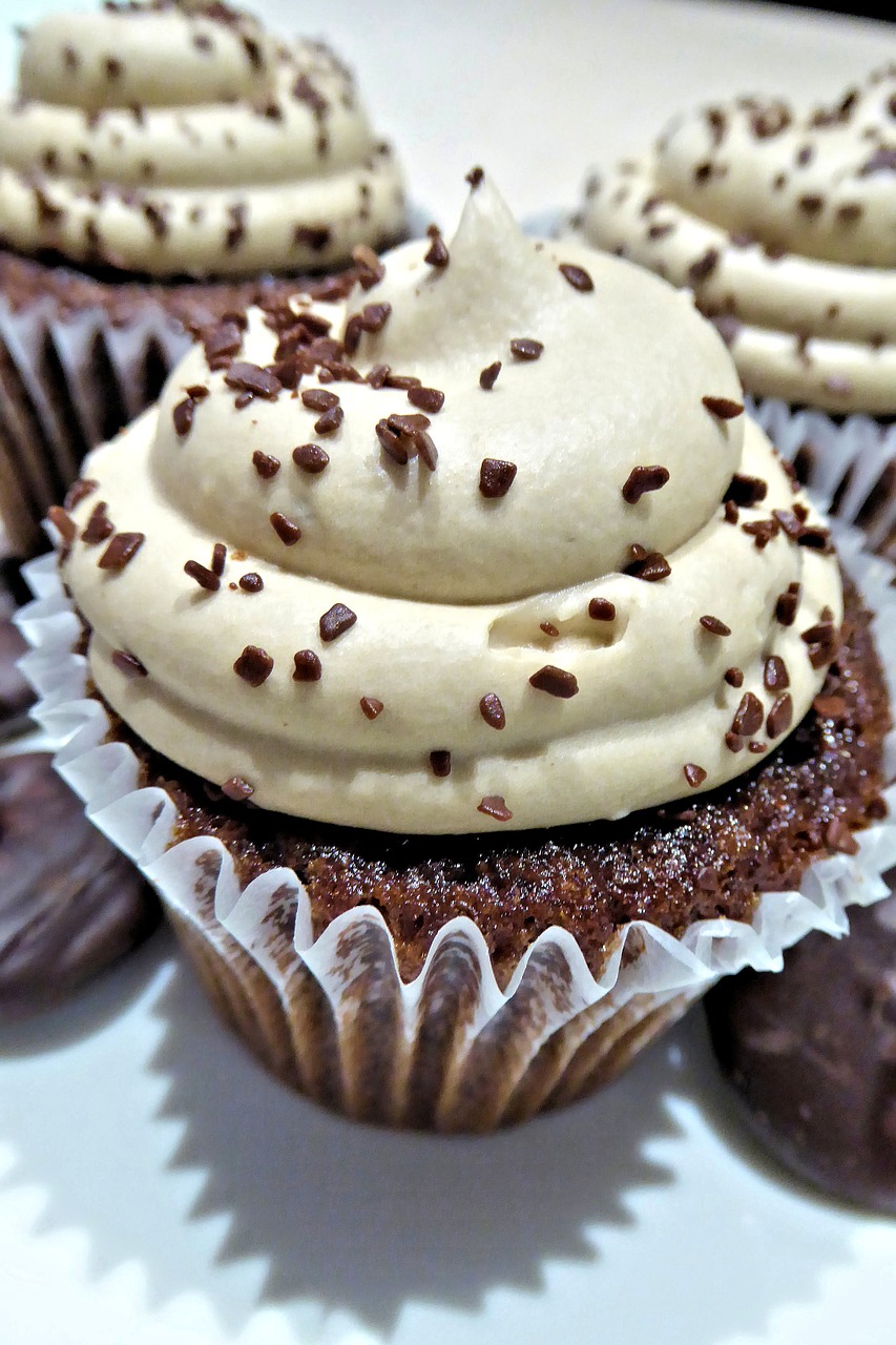 cupcakes chocolate caramel sweet free photo