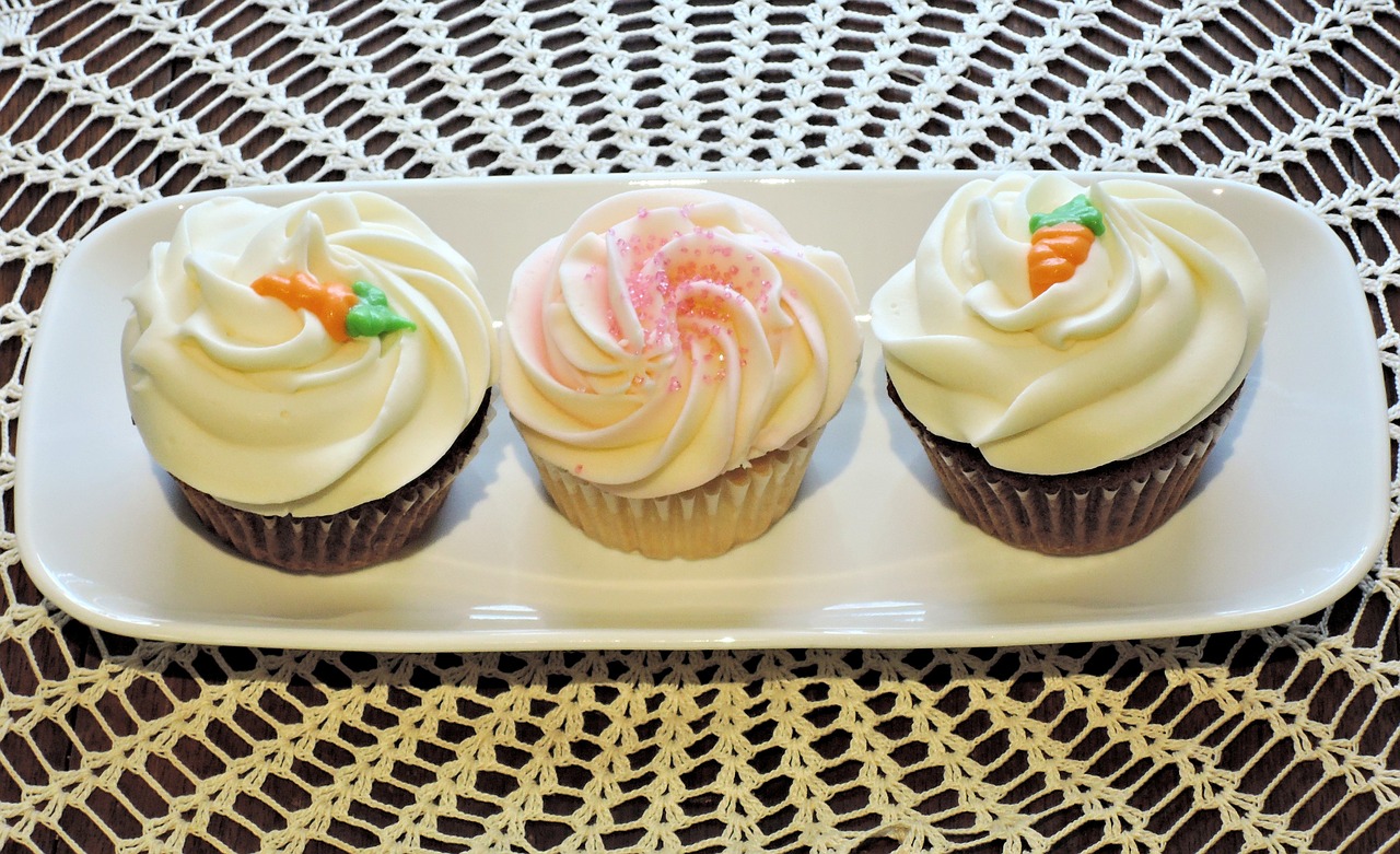 cupcakes frosting carrot cake free photo