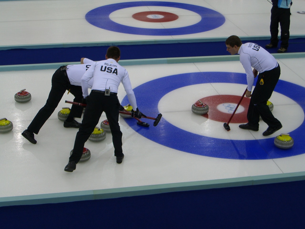 curling team olympics free photo