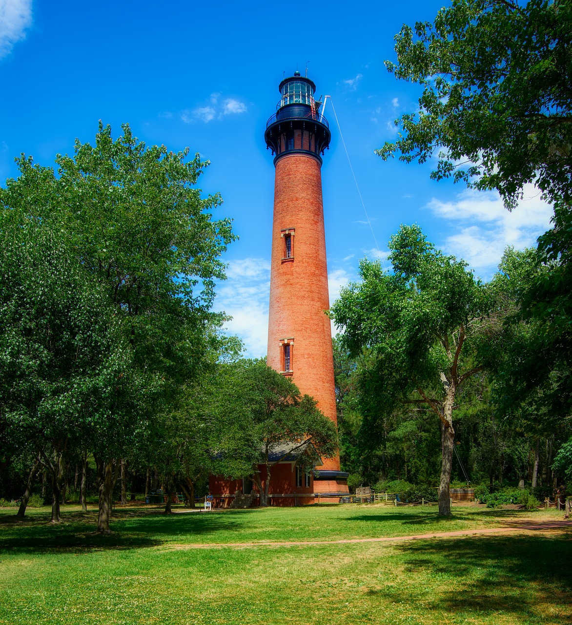 currituck lighthouse  landmark  historic free photo