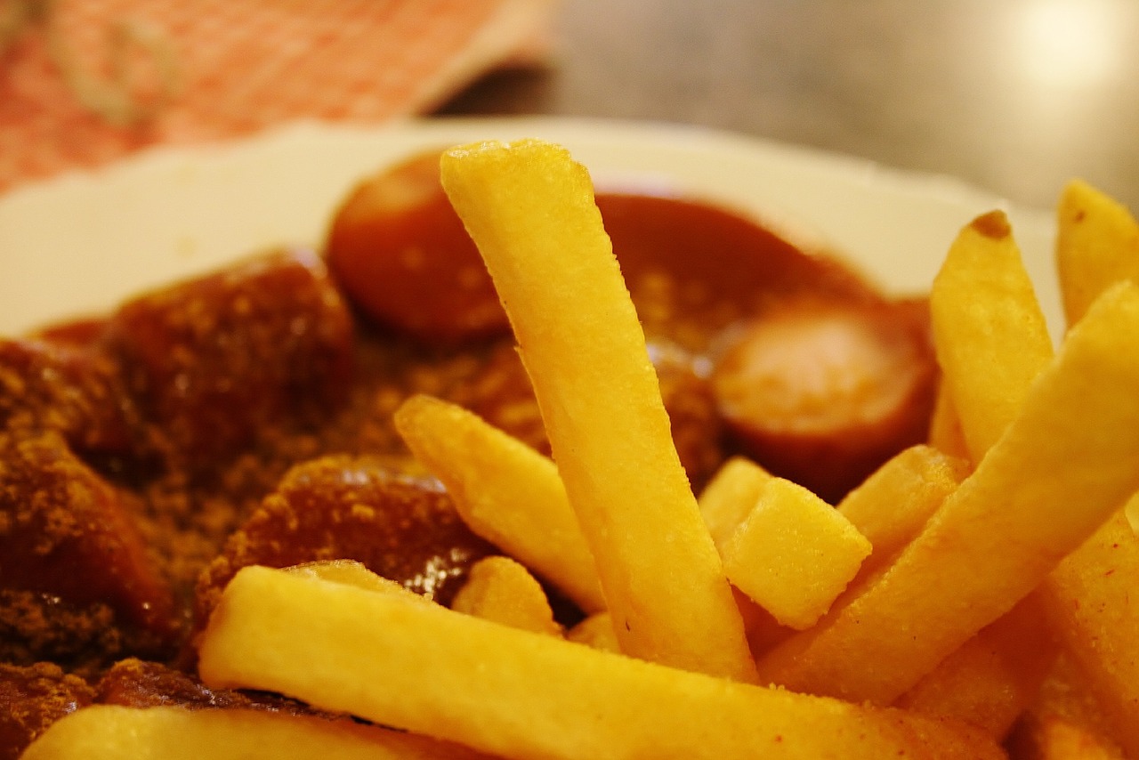 currywurst  french  food free photo
