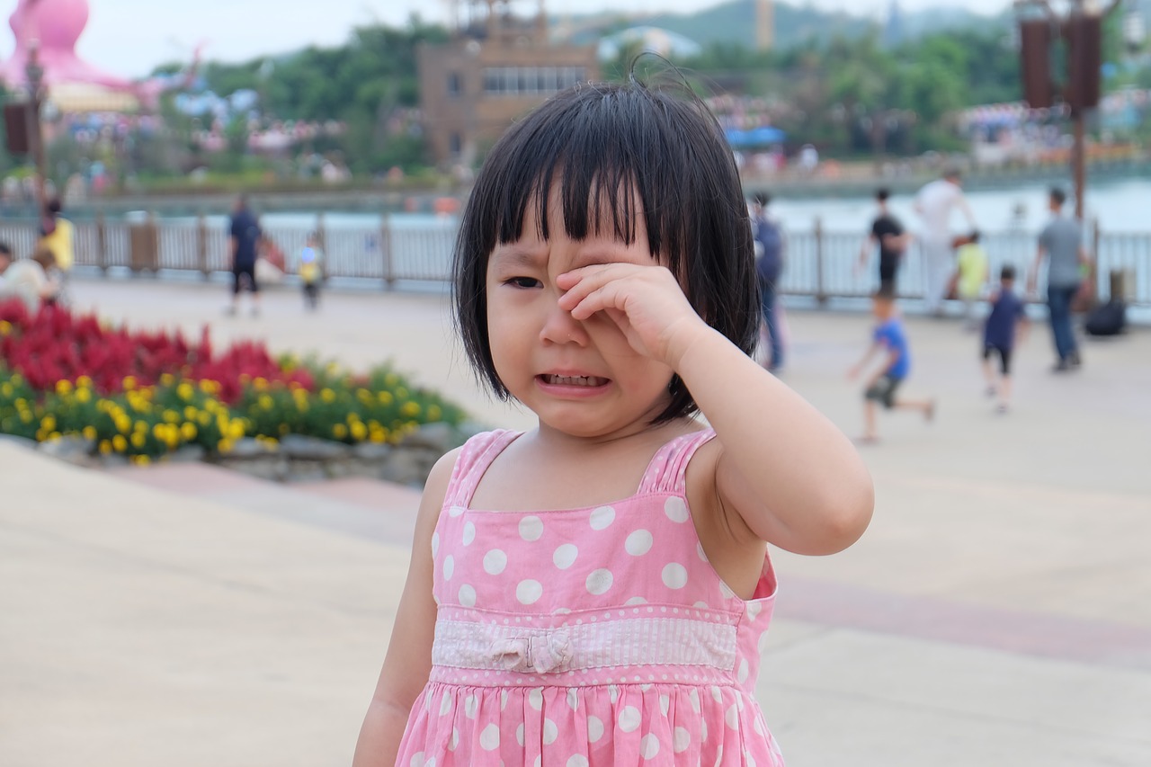 cute girl  cry  amusement park free photo