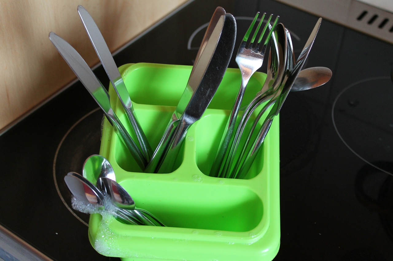 cutlery cutlery basket washing dishes free photo