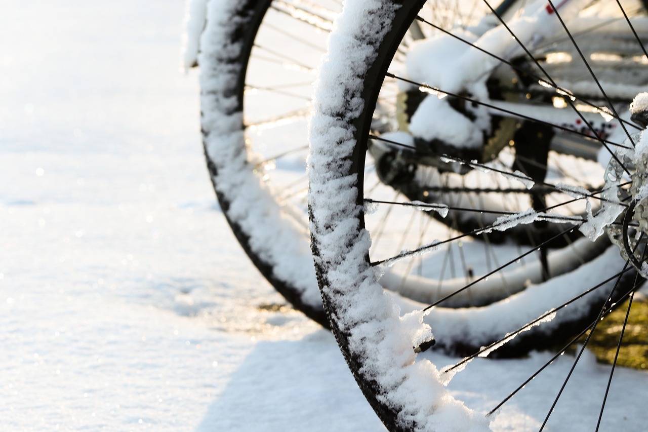 cycle snow winter free photo