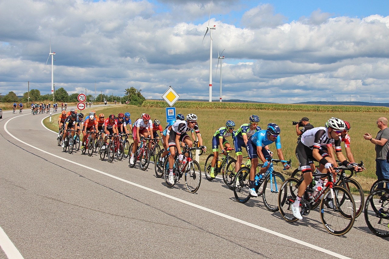cycling  sport  cycling races free photo