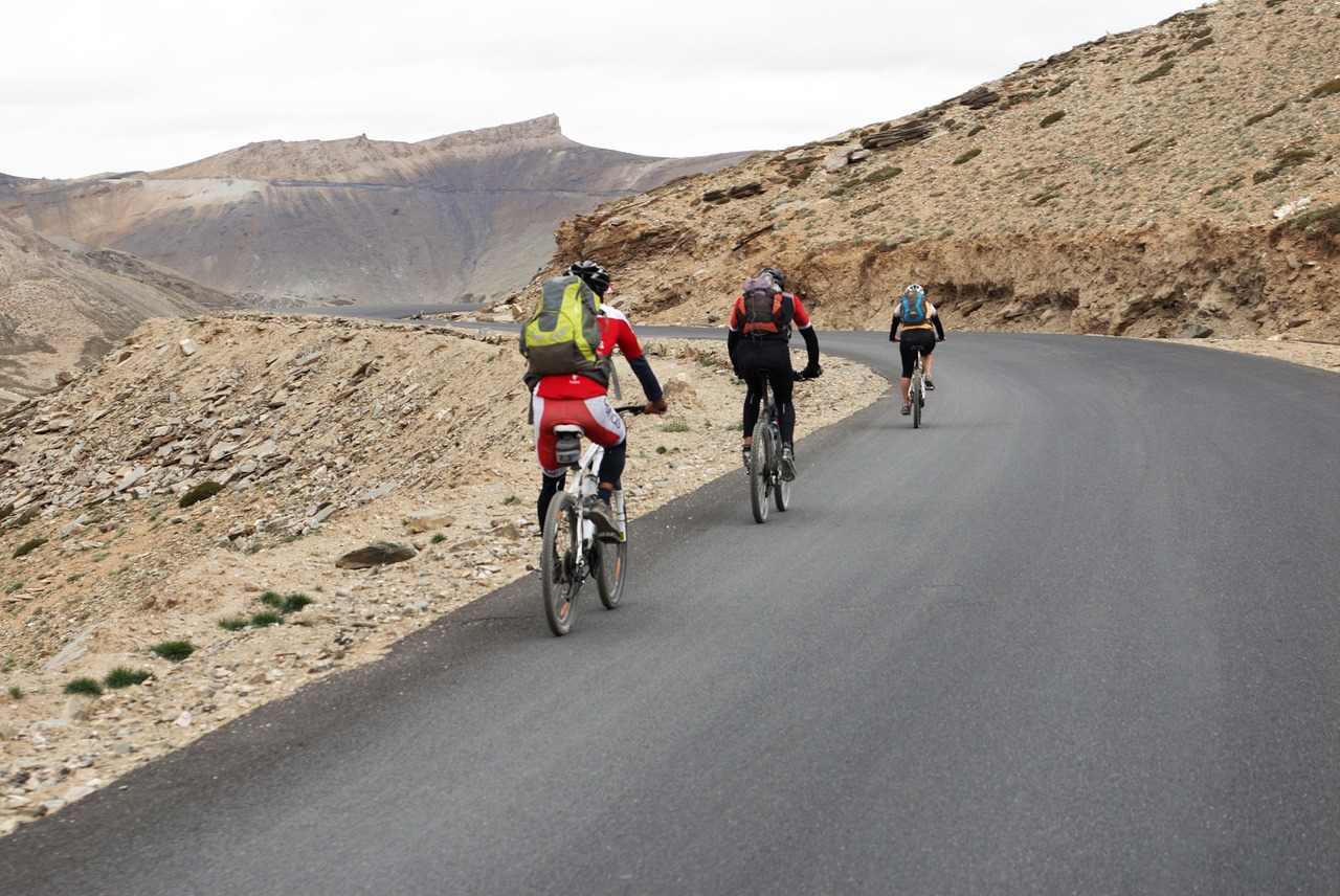 cycling  roadtrip  outdoor free photo