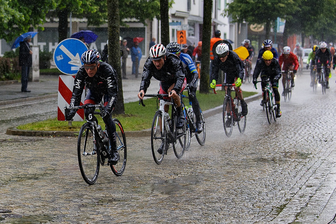 cycling races rain wheel free photo