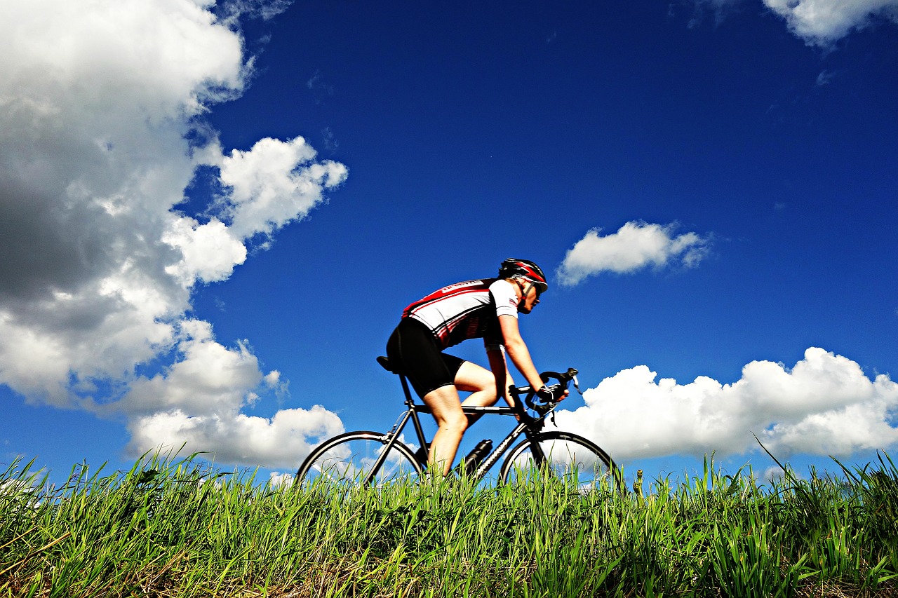 cyclist cycle racer cycle racing free photo