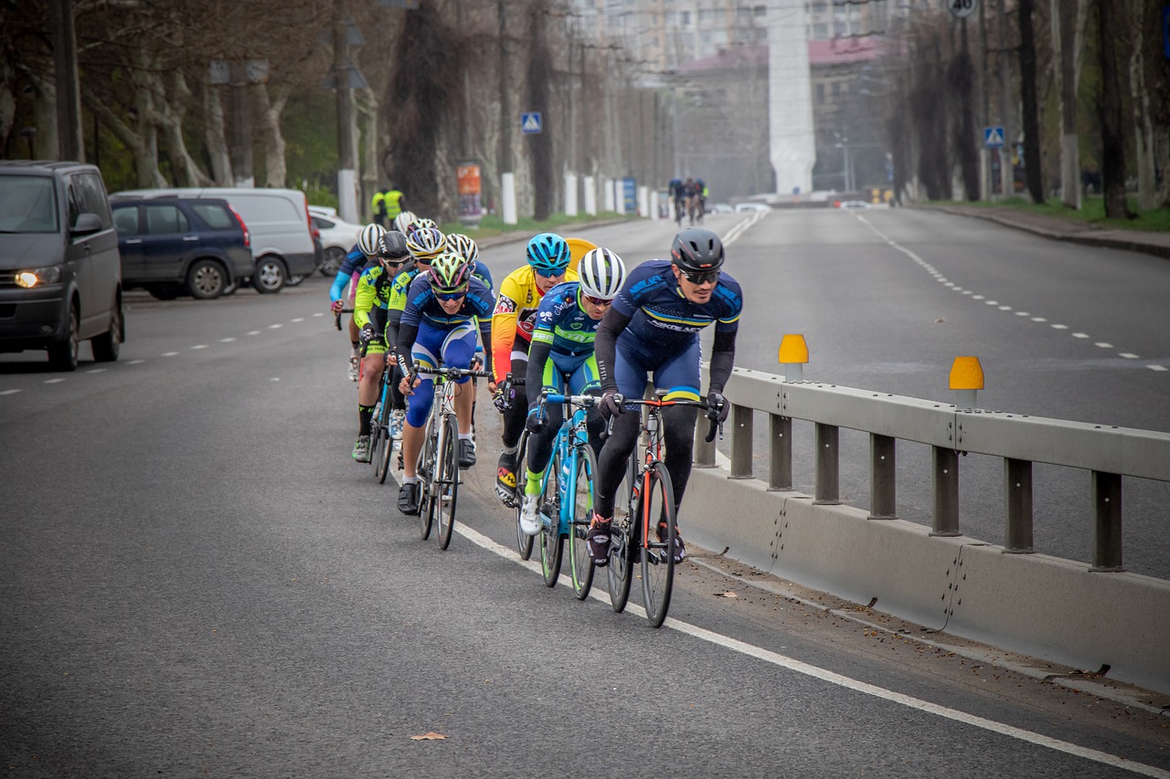 cyclist  bike  sports free photo