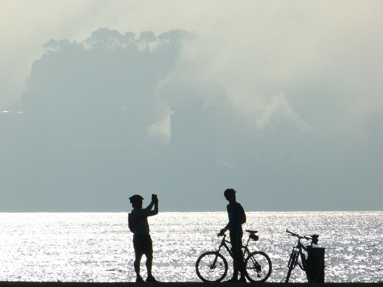 cyclists photograph break free photo