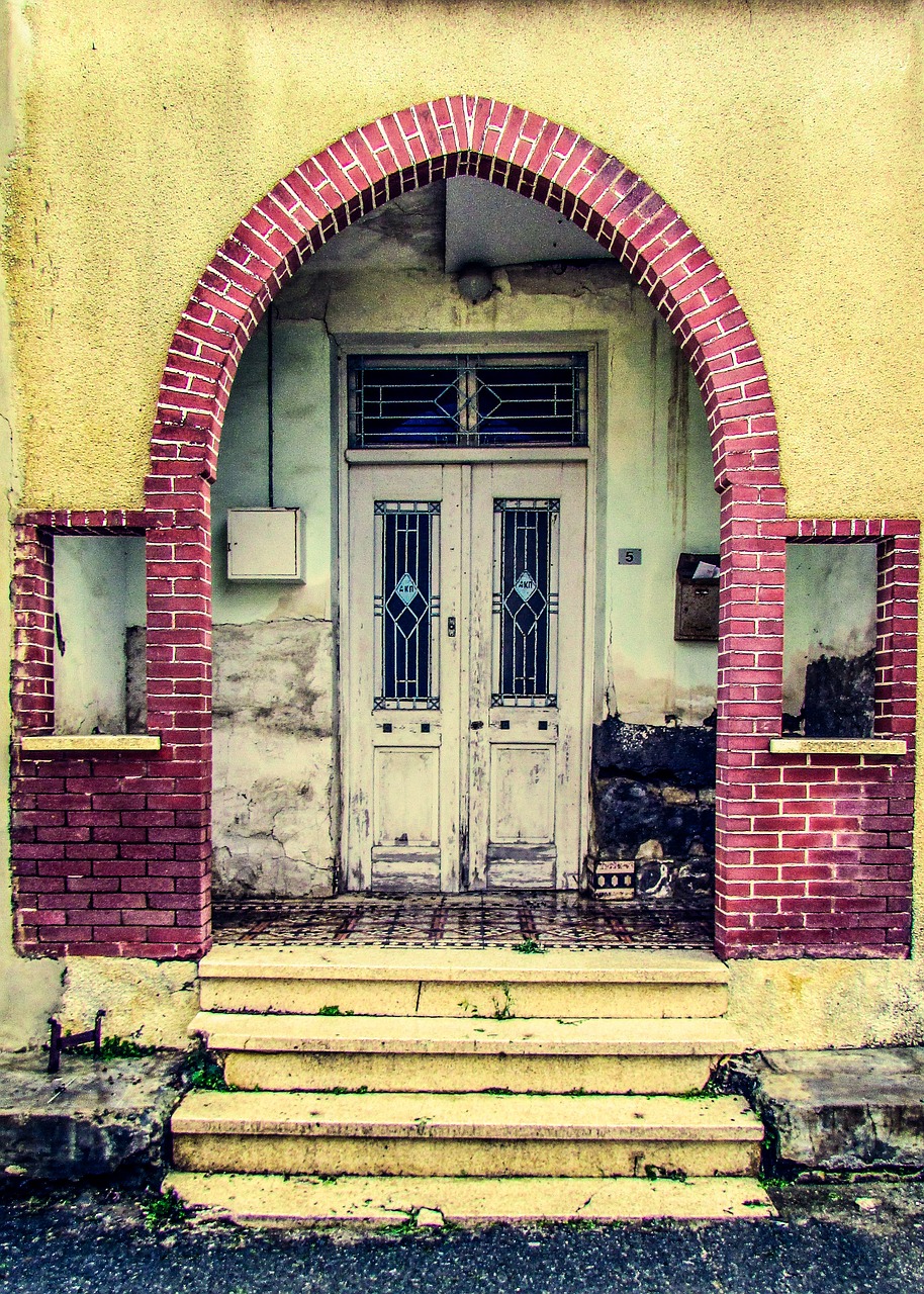 cyprus old house entrance free photo