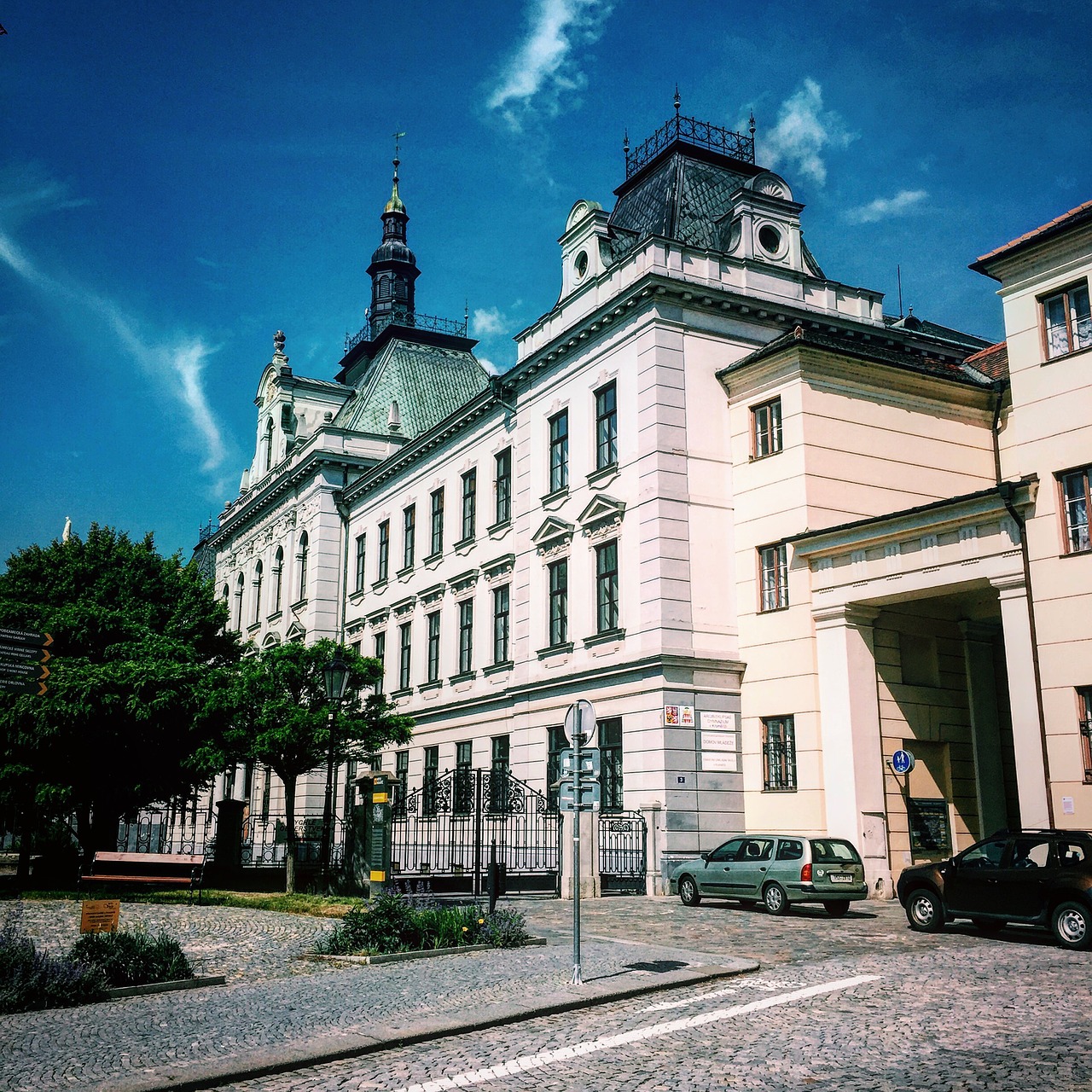 czech kromeriz building free photo