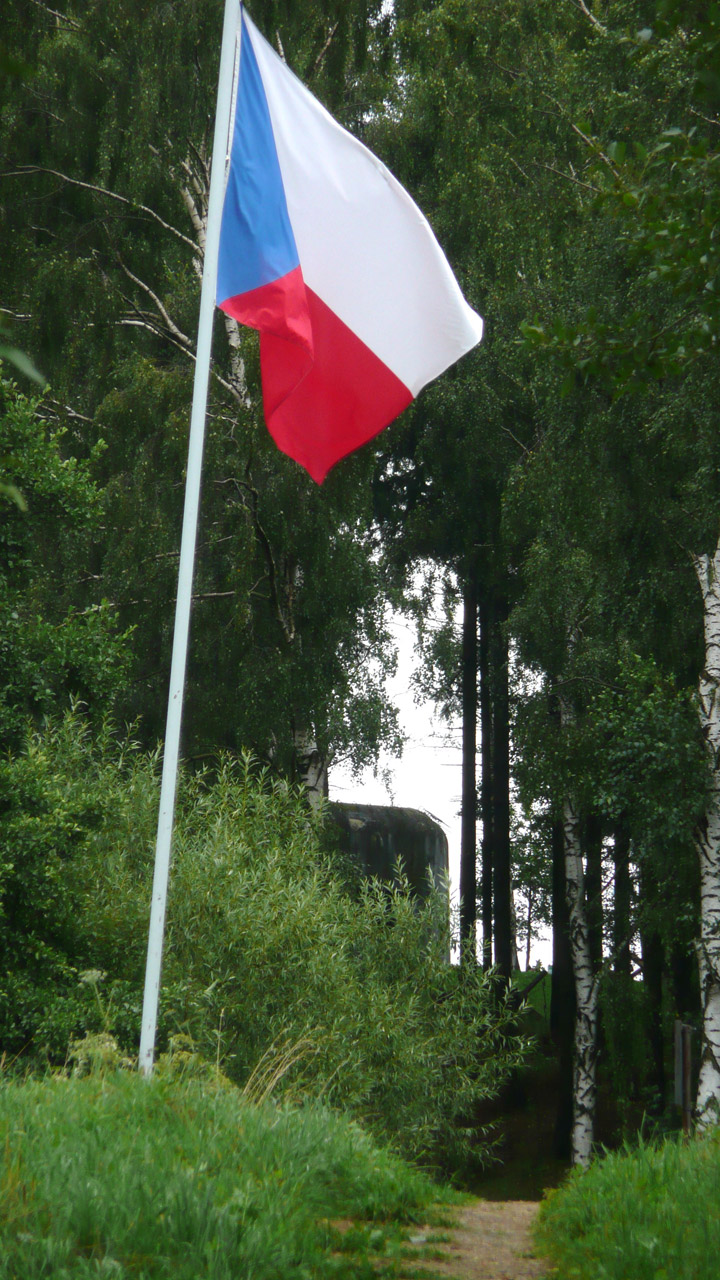 czech flag pole free photo