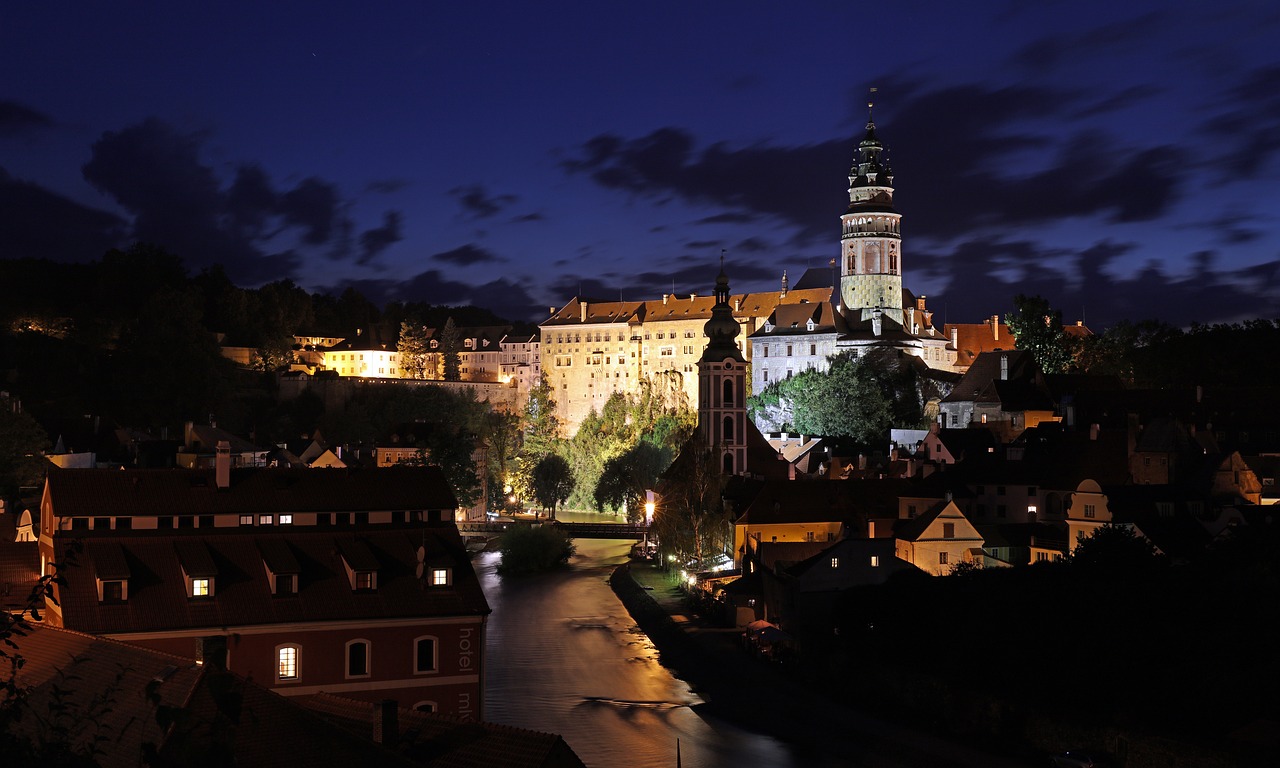 czech krumlov night castle free photo