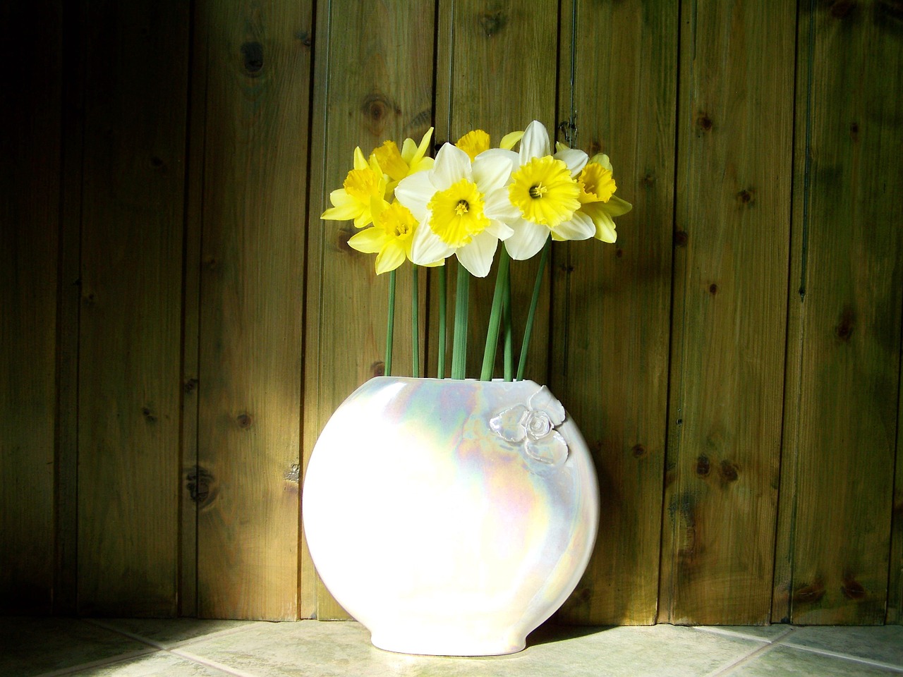 daffodil bouquet yellow flower still life free photo