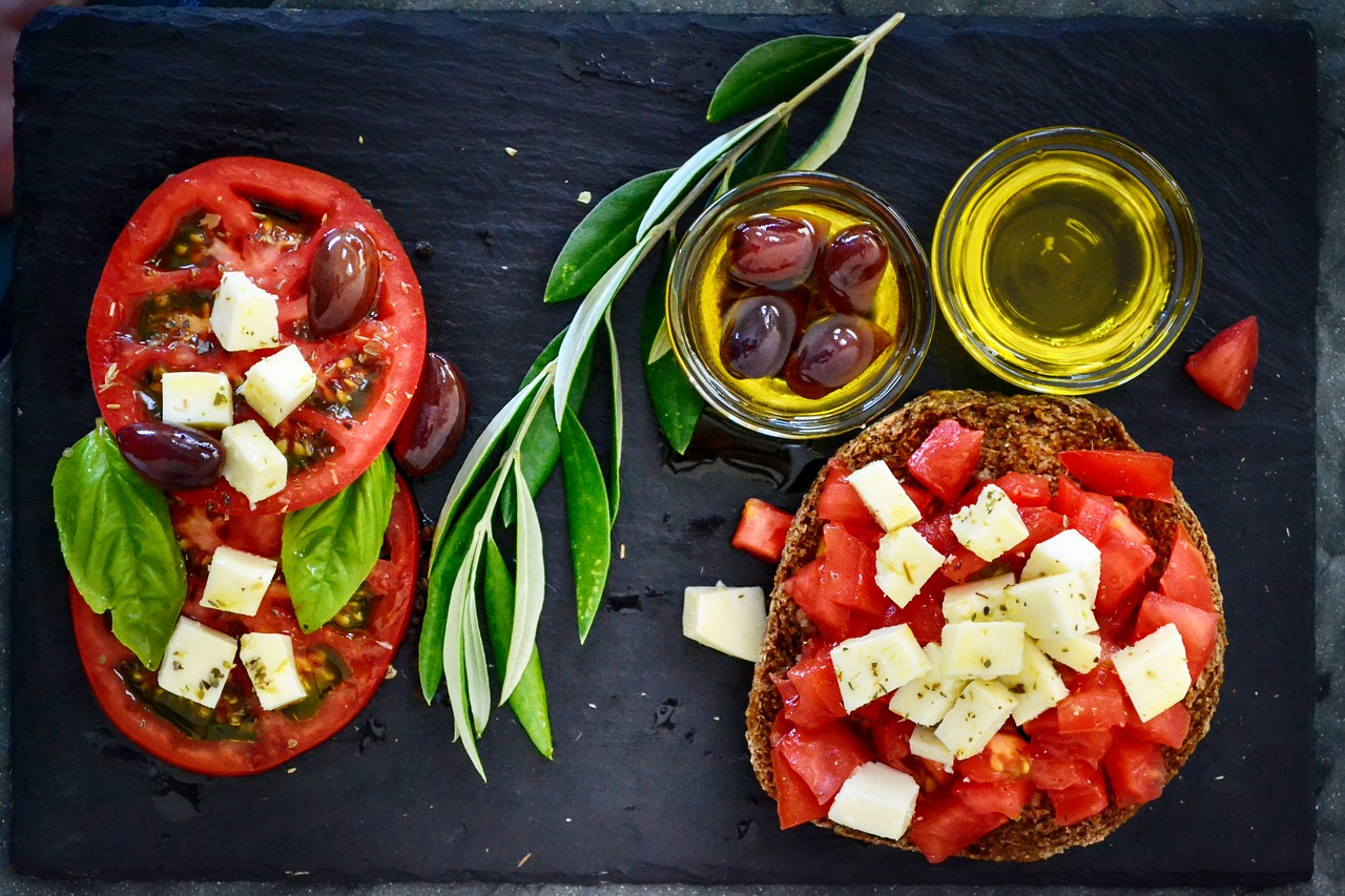 dakos  tomato  olives free photo