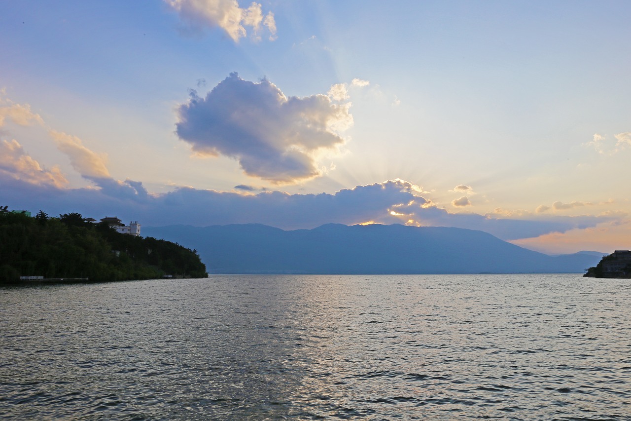 dali  erhai lake  sunset free photo