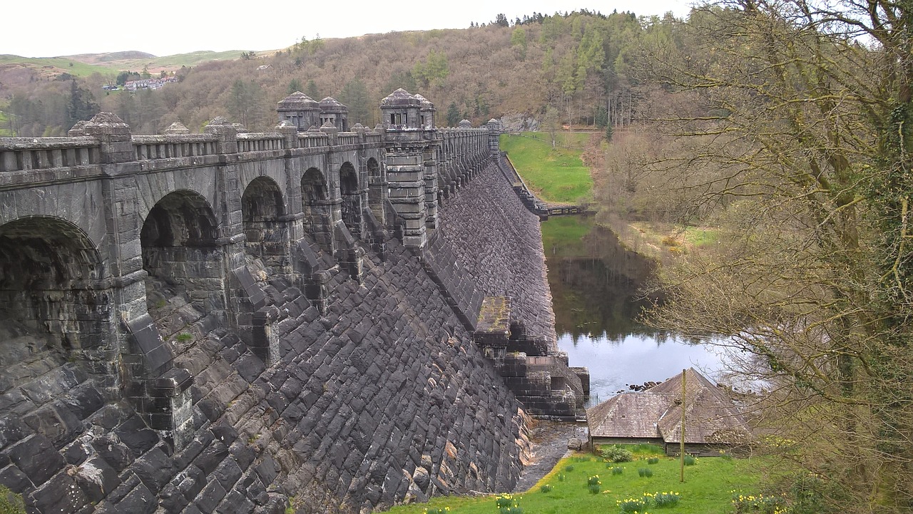 dam reservoir wales free photo