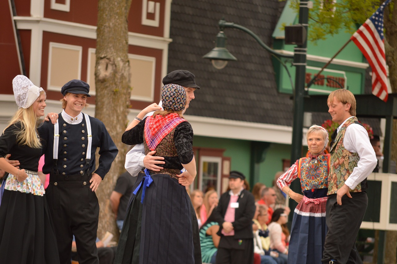 dance dutch ethnic free photo