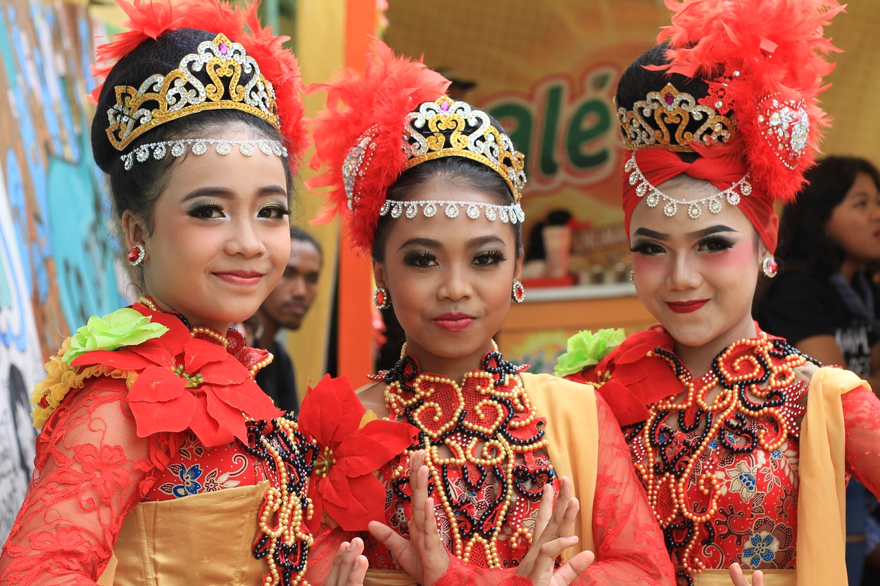 dancer girls indonesian free photo