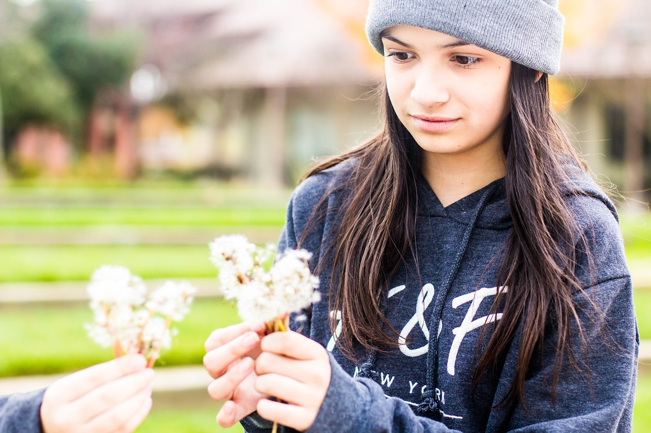 dandelion  girl  cute free photo