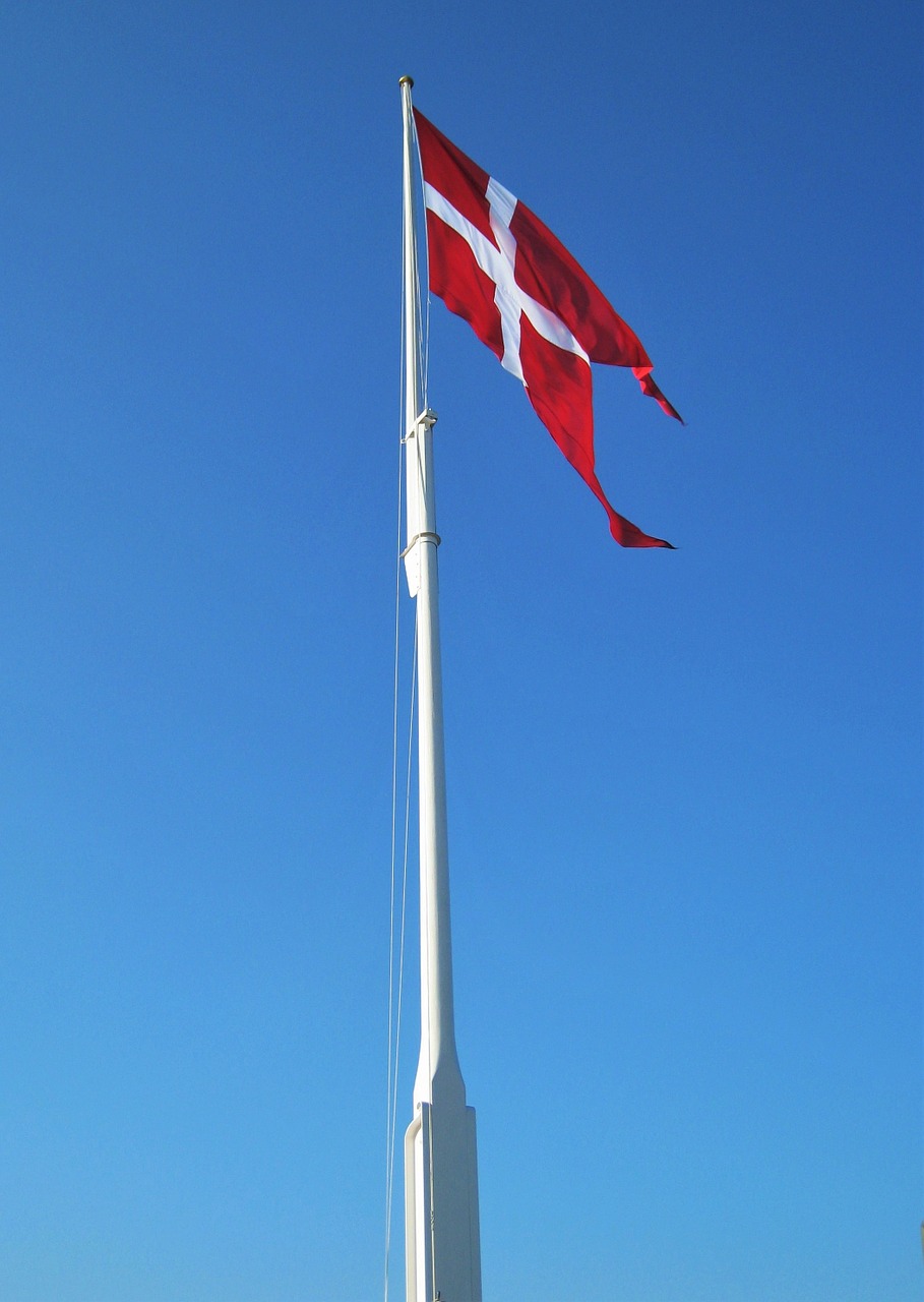 danish flag flagpole geflaggt free photo